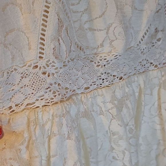🎁$ 6 Bundled 🎁XS Cream Lace Floral Pattern Fit-n-Flare Mini Dress Angelic - Picture 4 of 7